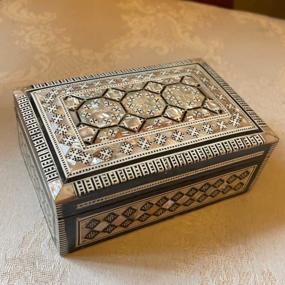 Stunning mother of pearl, wood hand crafted inlaid wooden trinket, jewelry box